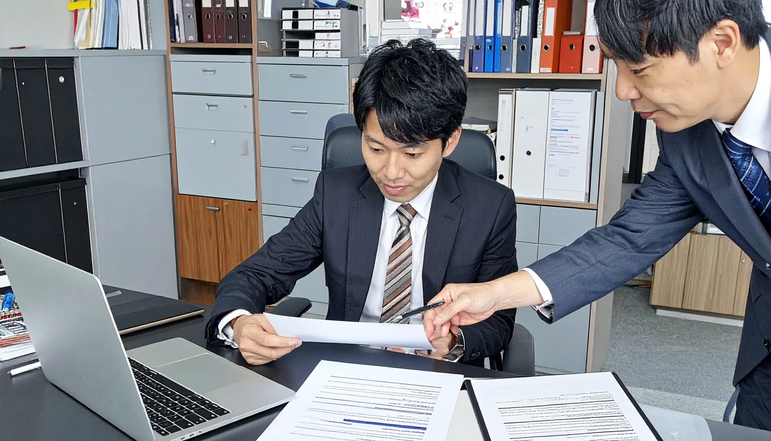 必要書類と提出順:提出の束ね方イメージ